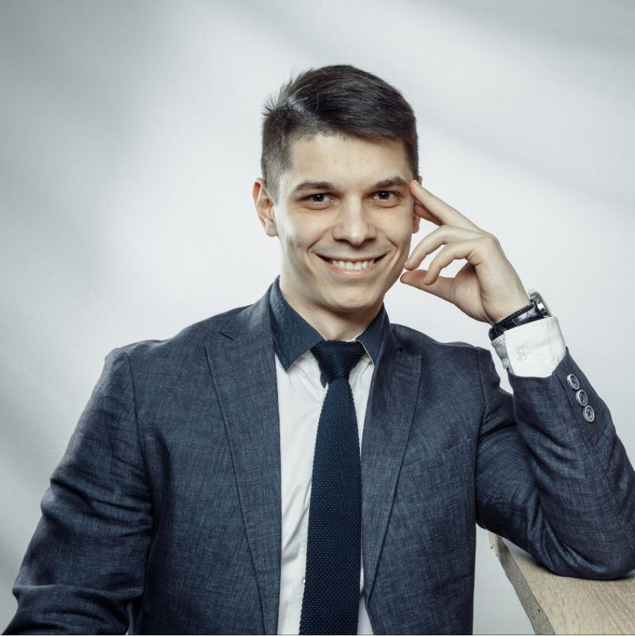 Максим Долмачев