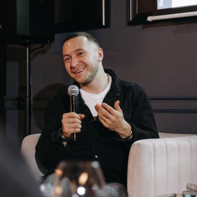 Никита Хозов